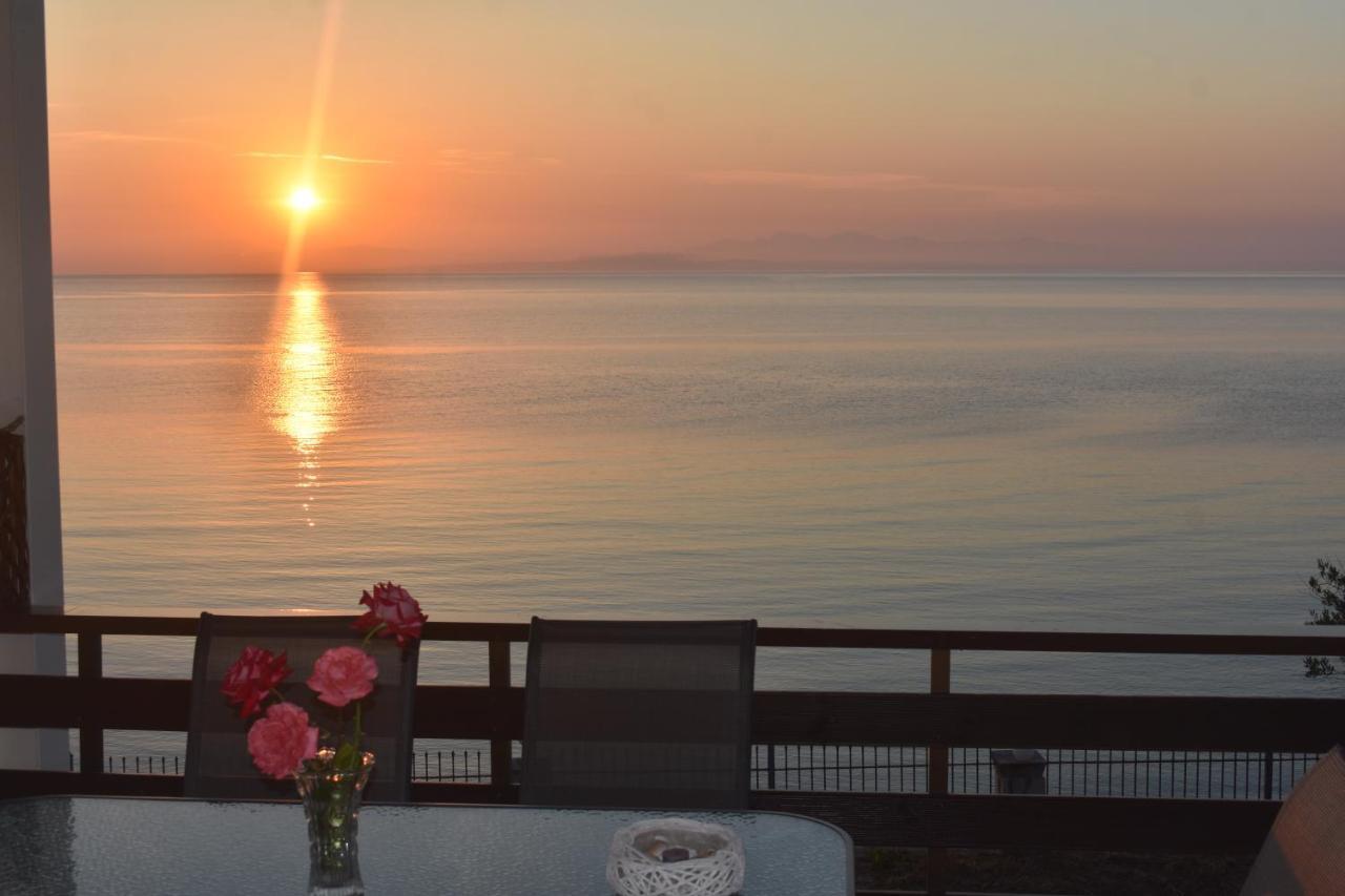 Paradiso Del Mare On The Beach By "Elite" Plános エクステリア 写真